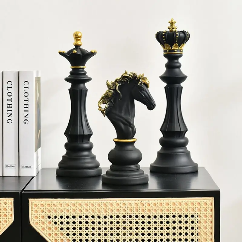 Figurine Chess Pieces