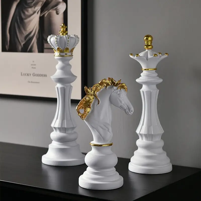 Figurine Chess Pieces